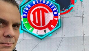 Martinoli previo a una transmisión en un partido de Toluca