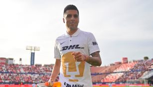Leonel López durante un partido de Pumas