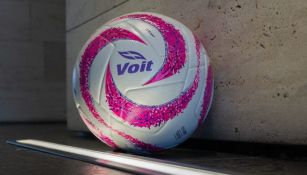 Liga MX presenta balón rosa en apoyo a la lucha contra el cáncer de mama