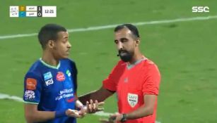 ¡Tremendo oso! Fahad Al Harbi regaló un penal que le costó la derrota a su equipo