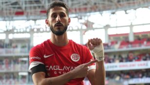 Arrestan a futbolista israelí en Turquía por pedir el fin a la guerra en su festejo de gol
