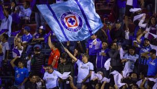 "Regresen a TV Azteca": Afición de Cruz Azul explota contra Televisa 