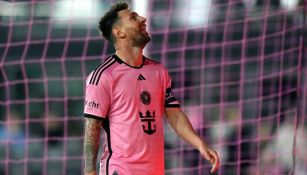 Messi regatea a rival lesionado en el inicio de la MLS