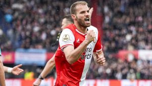 Feyenoord remonta ante Utrecht sin goles de Santiago Giménez