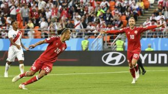 Yussuf Poulsen festeja su gol contra Perú en Rusia 2018