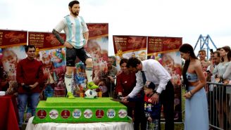 Habitantes de Bronnitsy celebran cumpleaños de Messi