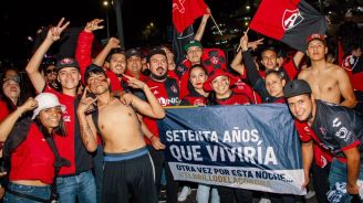 Fans del Atlas en las afueras del Jalisco