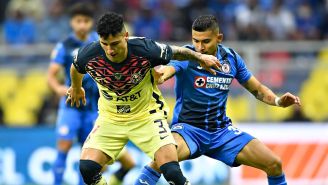 América y Cruz Azul jugando Clásico Joven en el Torneo Apertura 2021