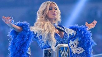 WWE: Charlote Flair da sus primeros pasos tras cirugía de ligamentos cruzados 