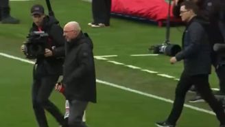 Erikkson fue aplaudido por todo el estadio del Liverpool 