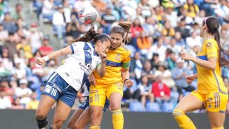 Nayeli Rangel y Dulce Martínez sufren aparatoso choque de cabezas en el Puebla vs Tigres