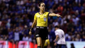 Jugador de Puebla dio empellón a Katia Itzel García durante el juego contra Cruz Azul