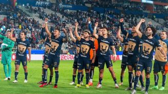Pumas celebra tras ganar su boleto a la Liguilla, en Pachuca