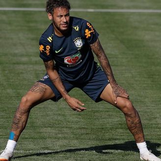 Neymar, en un entrenamiento de Brasil