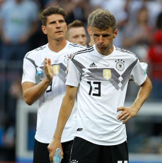 Jugadores de Alemania se lamentan tras derrota contra el Tri
