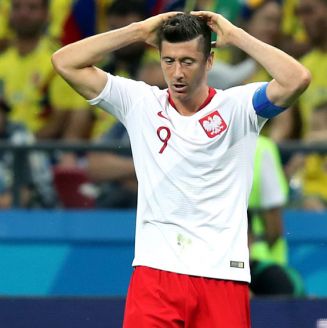 Lewandowski, lamentándose en el partido contra Colombia
