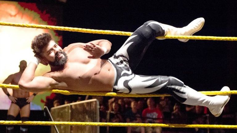 Andrade 'Cien' Almas en una lucha de NXT