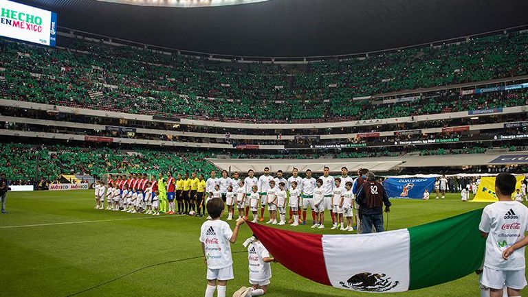 Afición de México se da cita en el Azteca para el juego México-Costa Rica
