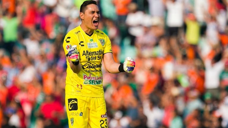 Muñoz celebra un triunfo de Chiapas en el Clausura 2017
