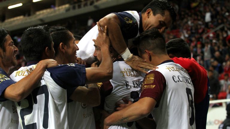 Jugadores de Atlante celebran un gol en el Clausura 2017