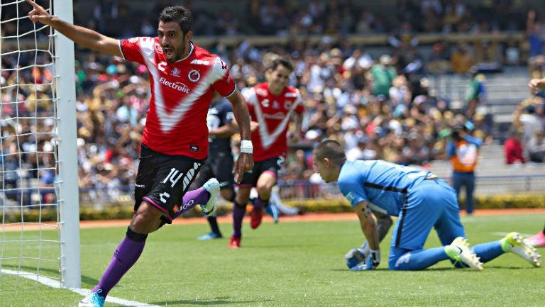 Cristian Pellerano festeja gol contra Pumas 