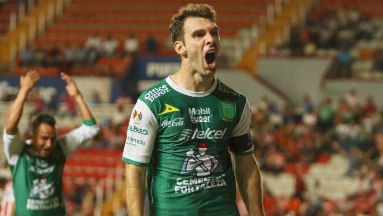 Mauro Boselli festeja un gol con León en el Apertura 2017