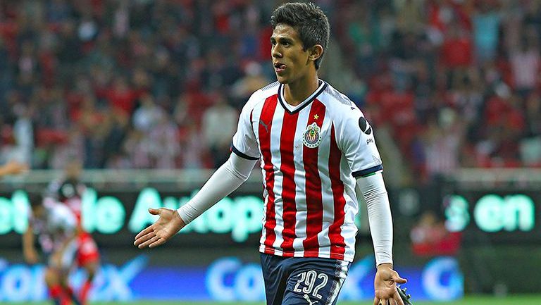 José Juan Macías celebra un gol 