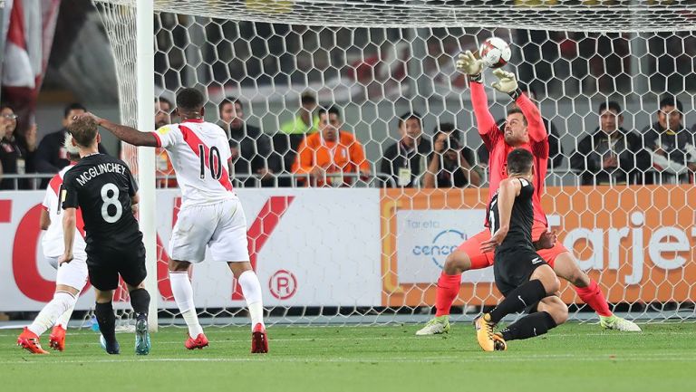El momento del gol de Farfán para Perú