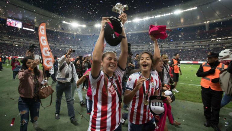 Chivas femenil levanta el título del Apertura 2017