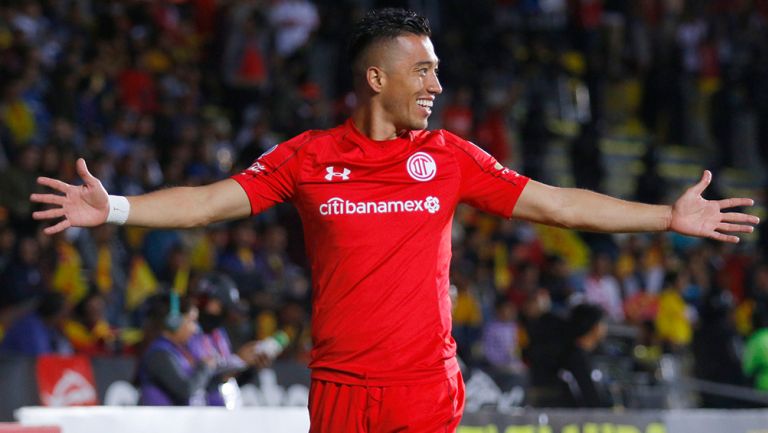 Fernando Uribe celebra gol contra Monarcas