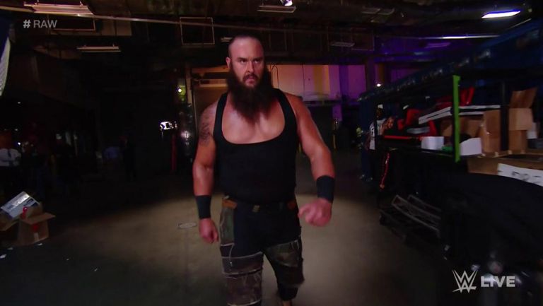 Strowman en camino hacia el ring