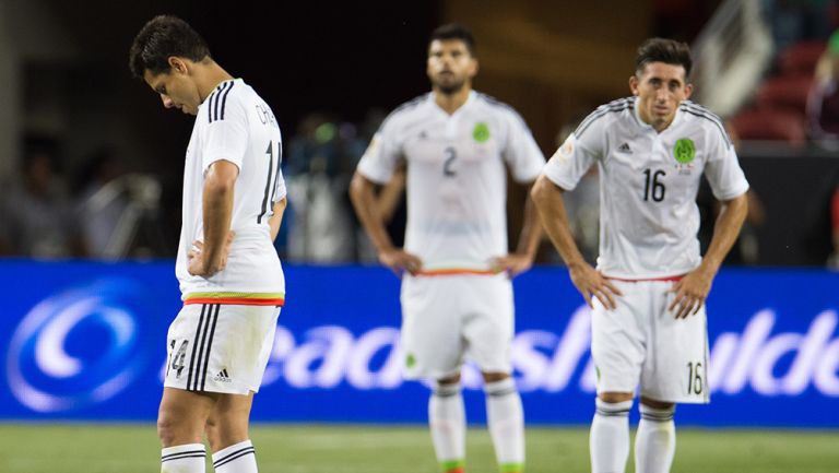 Jugadores del Tri se lamentan en la goleada contra Chile de 2016
