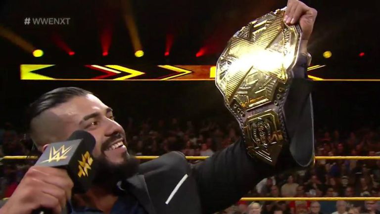 Andrade 'Cien' Almas celebra ser campeón de NXT