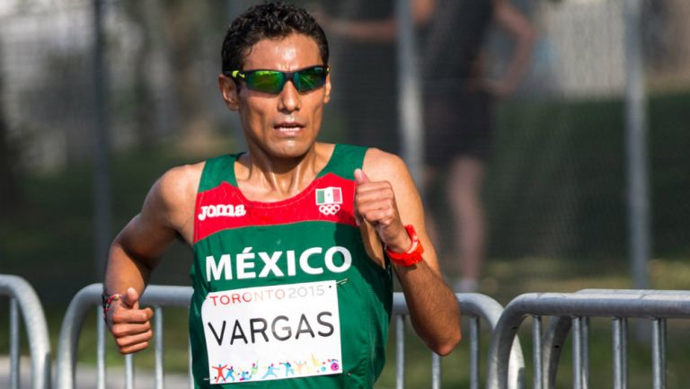 Daniel Vargas durante maratón de Toronto