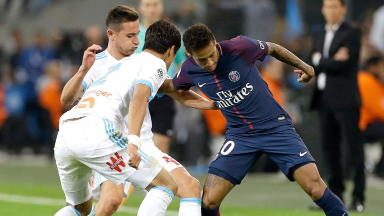 Neymar intenta superar la marca en juego contra Amiens 