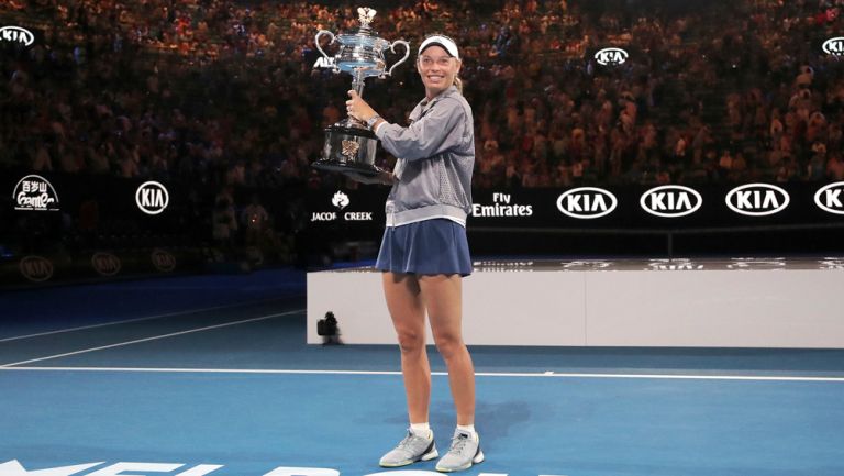 Wozniacki levanta el título del Abierto de Australia 