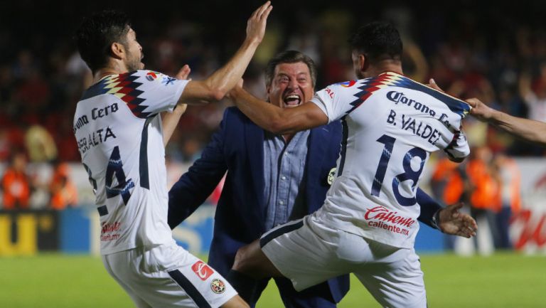 América festeja gol contra Veracruz en la J8