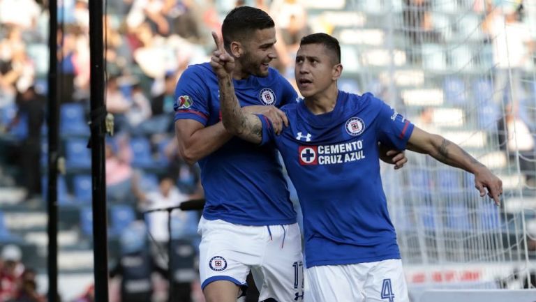 Cata Domínguez festeja su gol contra Puebla en la cancha del Azul 