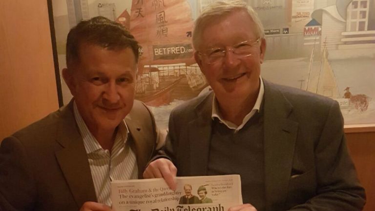 Osorio y Sir Alex Ferguson, durante su reunión en Inglaterra