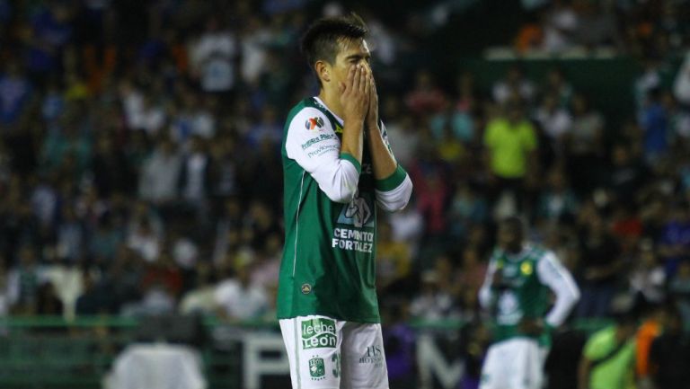 Ignacio González en lamento durante un partido contra Cruz Azul