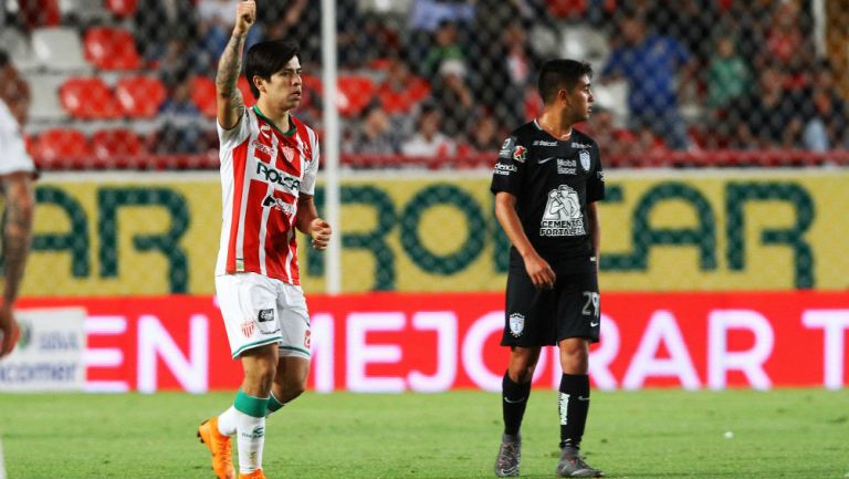 Víctor Dávila festeja gol contra Pachuca