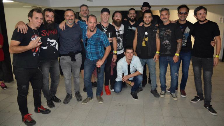 La Beriso posa con otra banda en México