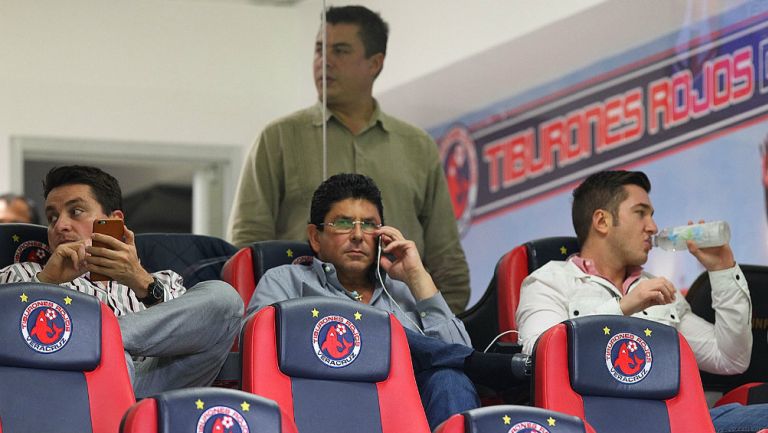 Fiderl Kuri observa un partido del Veracruz 