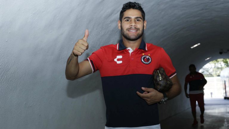 Daniel Villalva sonríe en el tunel del Estadio Luis Pirata Fuente 