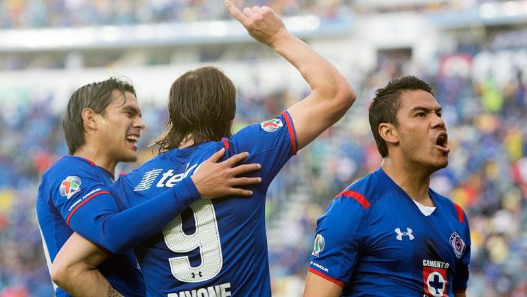 Báez, Pavone y Barrera celebran gol contra América 