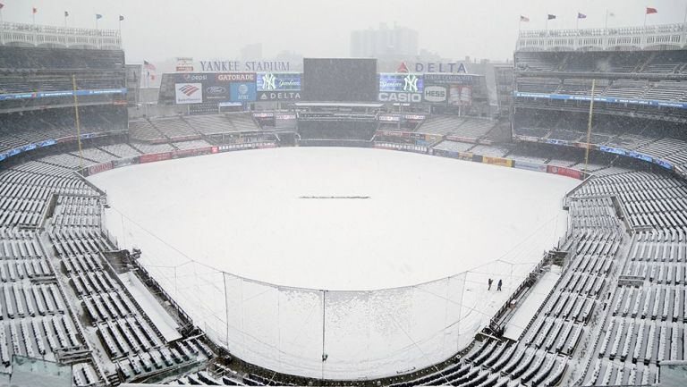 Así lució el Yankee Stadium tras la nevada