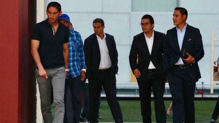 Jugadores arriban a la reunión con la Federación Mexicana de Futbol
