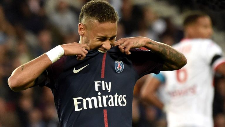 Neymar lamenta una falla con el PSG en Francia 