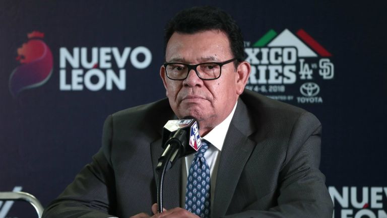 Fernando Valenzuela habla en conferencia de prensa