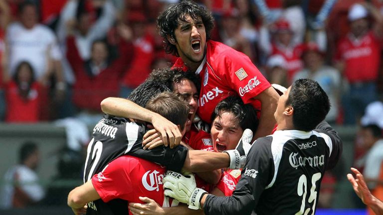 Festejo de los jugadores del Toluca tras conquistar el título